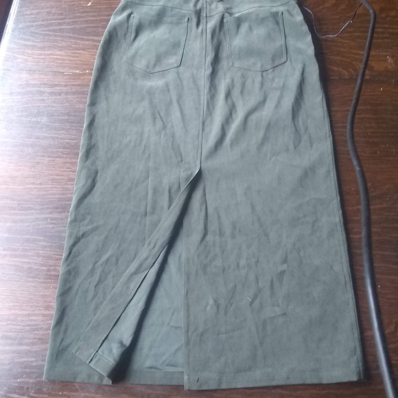 Green pencil skirt - Picture 5 of 5